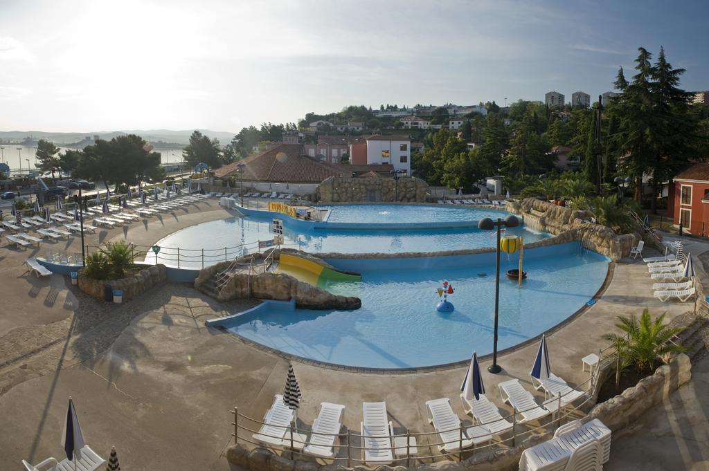 Hotel Aquapark Zusterna Koper Extérieur photo